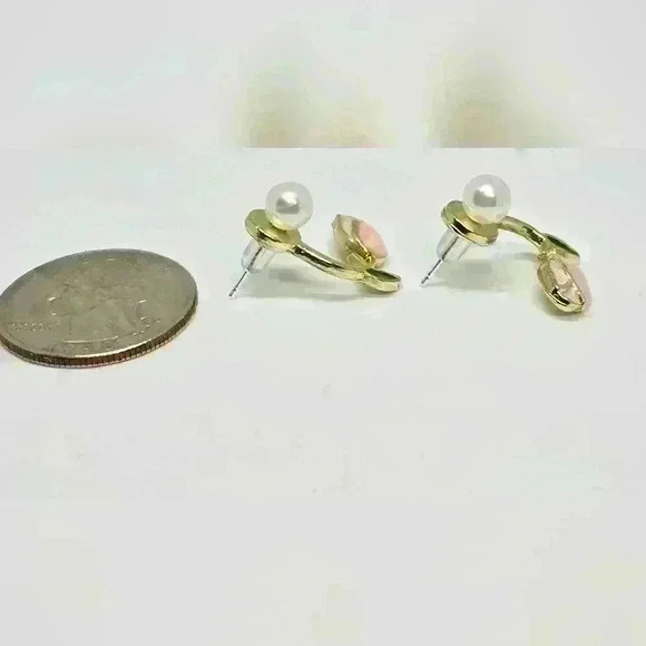 NWOT Pink Tulip Flower Pearl Stud Earrings - Picture 4 of 5